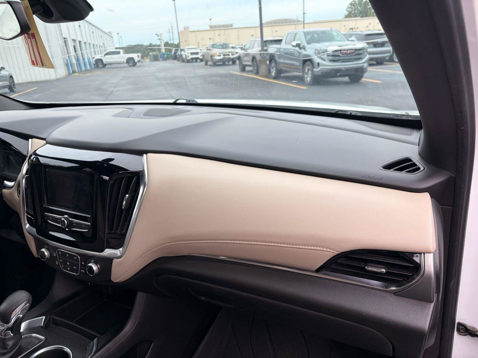 Used 2022 Chevrolet Traverse LS FWD image 23