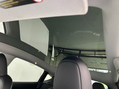 Used 2023 Tesla Model Y Long Range image 27