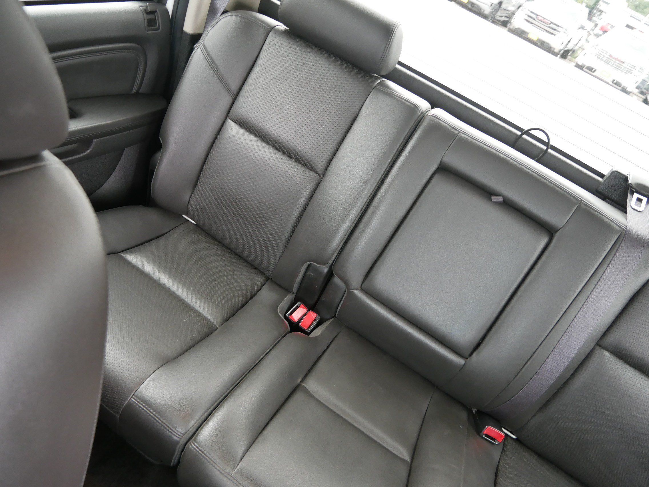 Used 2014 GMC Sierra 2500 Denali w/ Suspension Package, Off-Road AWD/4WD image 12