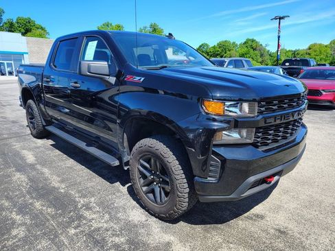 Used 2021 Chevrolet Silverado 1500 Custom Trail Boss w/ Midnight Edition AWD/4WD image 3