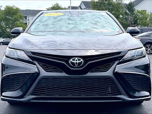 Used 2023 Toyota Camry SE FWD image 3