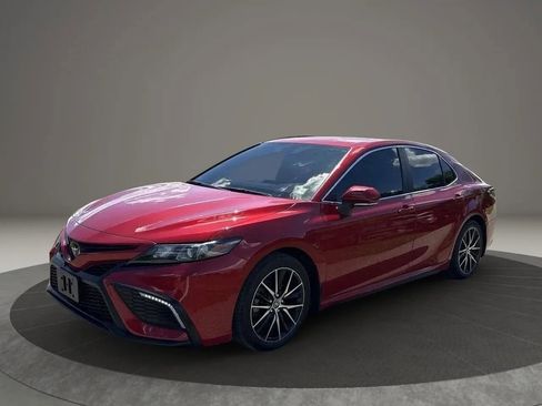 Used 2022 Toyota Camry SE AWD/4WD image 1