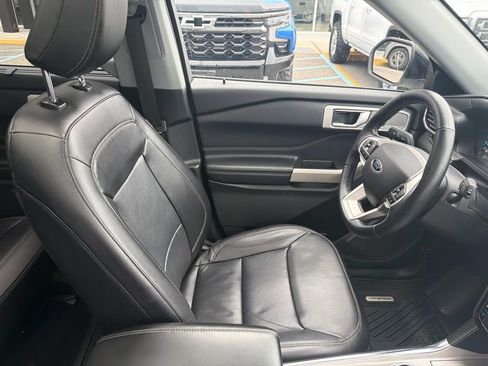 Used 2021 Ford Explorer Limited w/ Equipment Group 301A RWD image 11