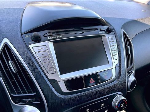 Used 2011 Hyundai Tucson GLS w/ Navigation Pkg 2 FWD image 20
