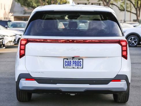New 2026 Kia Carnival image 8