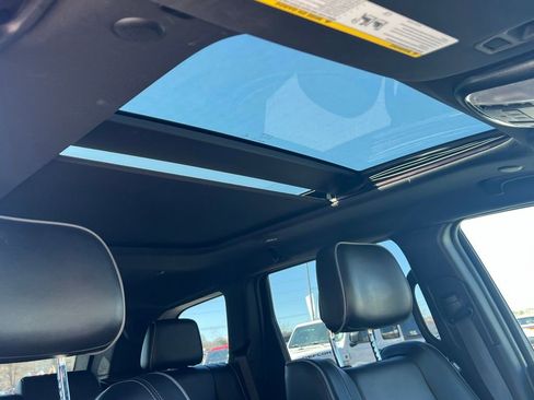 Used 2019 Jeep Grand Cherokee Overland image 17