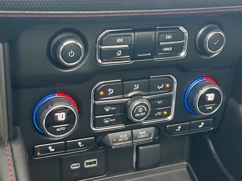 Used 2022 Chevrolet Tahoe RST w/ Sport Performance Package image 18