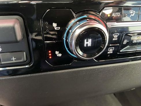 Used 2025 GMC Sierra 1500 SLT image 23