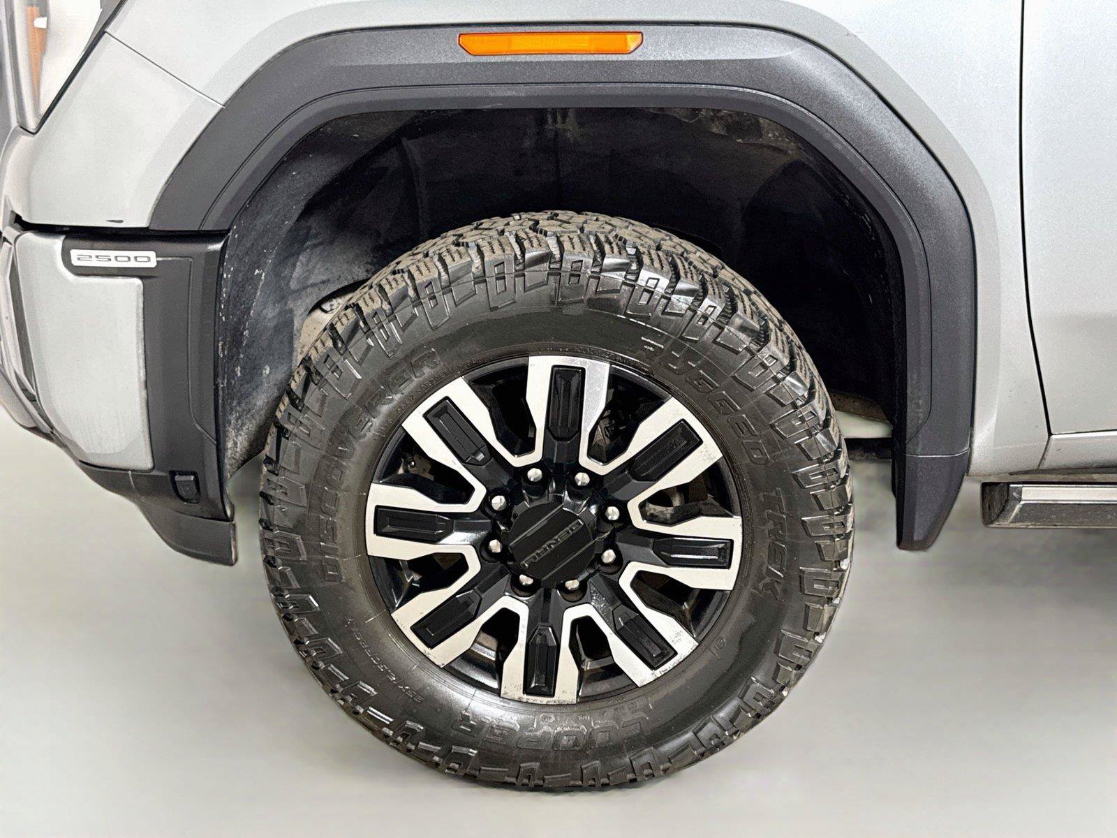 Certified 2024 GMC Sierra 2500 Denali Ultimate AWD/4WD image 31