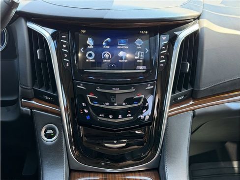 Used 2017 Cadillac Escalade Premium Luxury AWD/4WD image 43