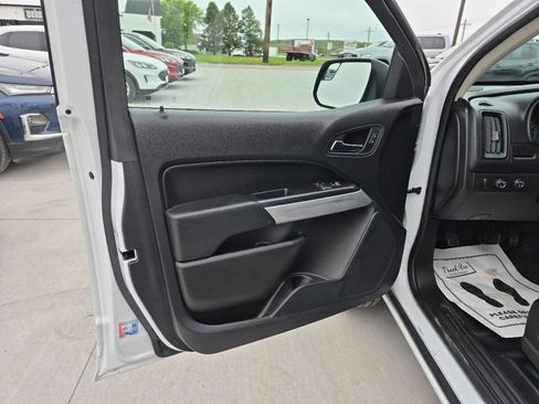 Used 2021 Chevrolet Colorado LT w/ Fleet Safety Package AWD/4WD image 15