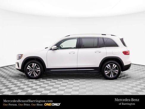 New 2025 Mercedes-Benz GLB 250 4MATIC image 2