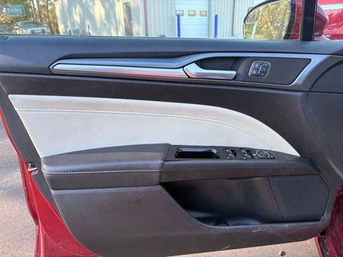 Used 2015 Ford Fusion Titanium image 9