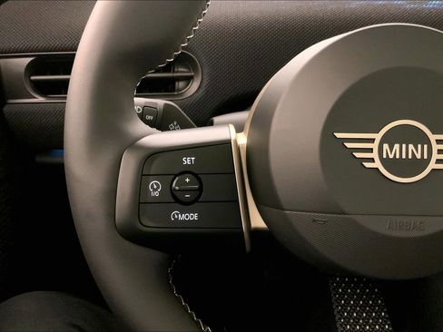 Certified 2025 MINI Cooper S image 18