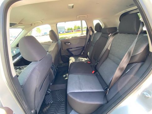 Used 2022 Nissan Rogue SV FWD image 35