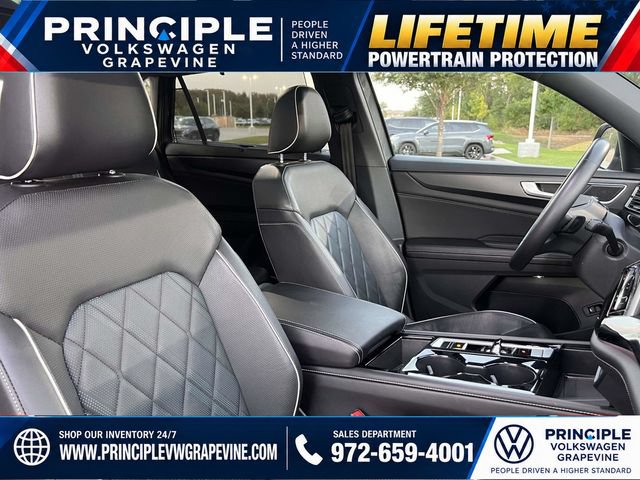 Used 2024 Volkswagen Atlas Cross Sport SEL Premium R-Line AWD/4WD image 25