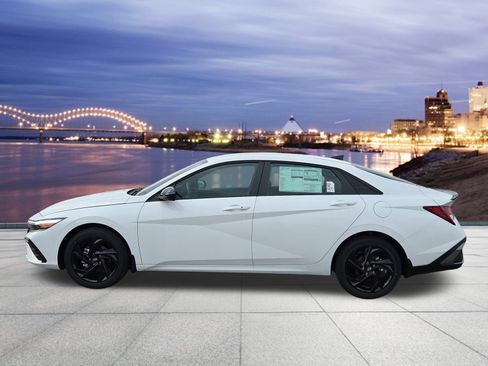 New 2026 Hyundai Elantra Sport image 2