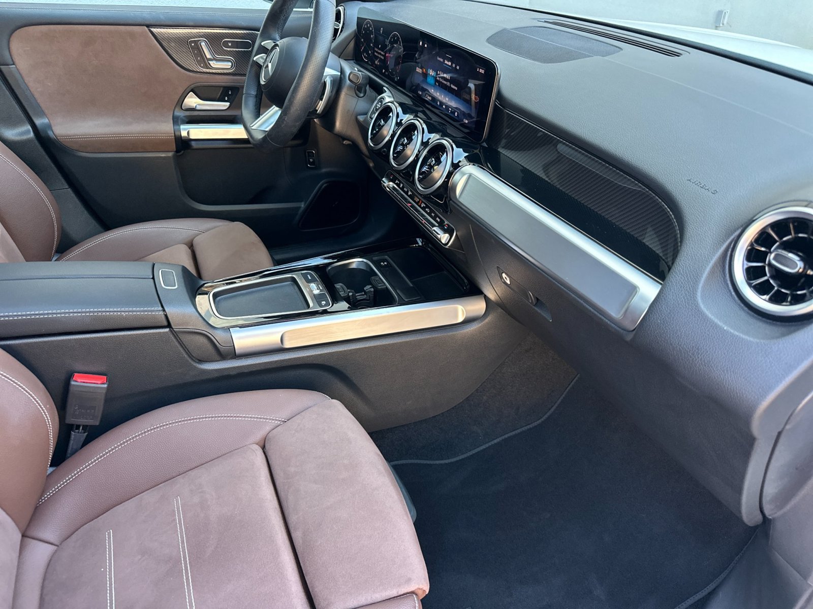 Used 2026 Mercedes-Benz GLB 250 image 17