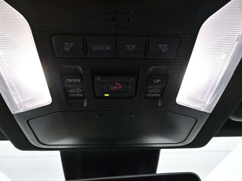 Used 2022 Toyota RAV4 XSE AWD/4WD image 29