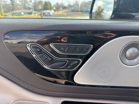 Used 2022 Lincoln Aviator Reserve w/ Equipment Group 201A image 13