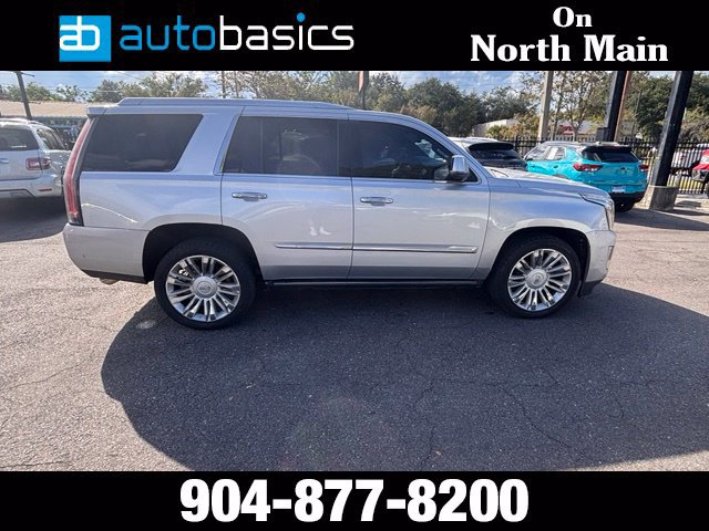 Used 2018 Cadillac Escalade Platinum RWD image 9