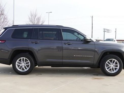 Used 2023 Jeep Grand Cherokee L Laredo image 10