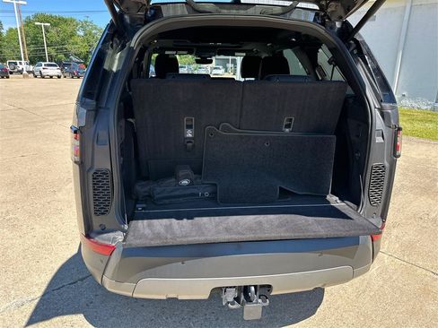 Used 2018 Land Rover Discovery HSE AWD/4WD image 13