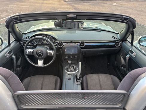 Used 2006 MAZDA MX-5 Miata Sport w/ Suspension Pkg image 26