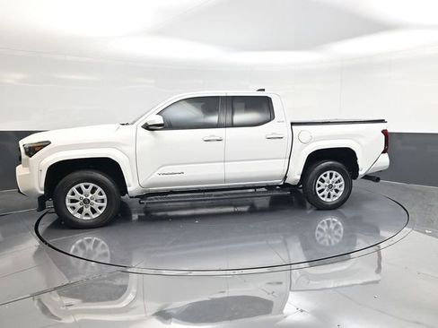 Used 2024 Toyota Tacoma SR5 AWD/4WD image 6