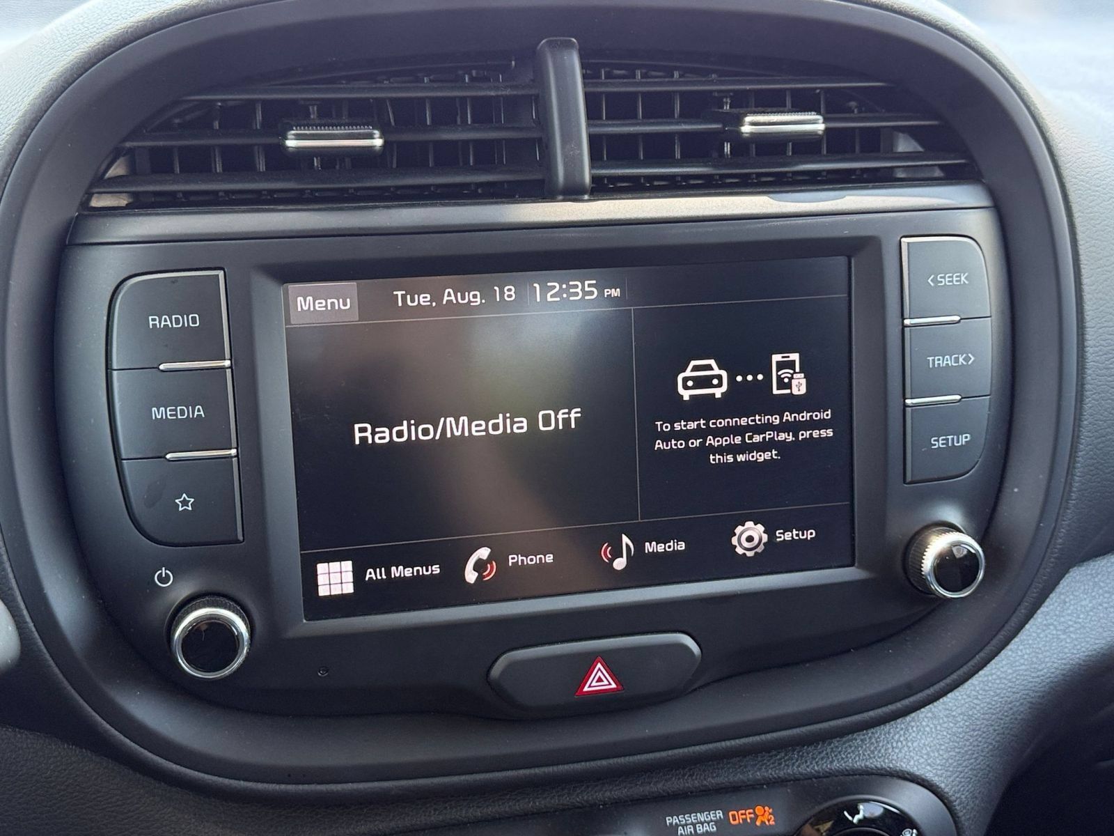 Used 2025 Kia Soul LX w/ LX Technology Package FWD image 19