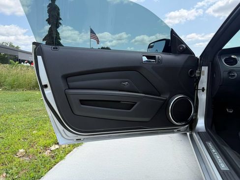 Used 2014 Ford Mustang GT w/ Electronics Package RWD image 9