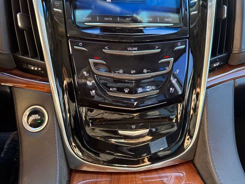 Used 2015 Cadillac Escalade Premium image 71