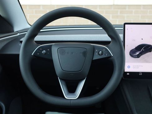 Used 2025 Tesla Model 3 Long Range RWD image 32