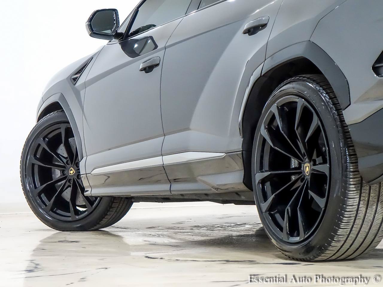 Used 2021 Lamborghini Urus AWD/4WD image 11