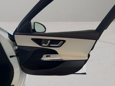 Used 2025 Mercedes-Benz E 350 Sedan image 33