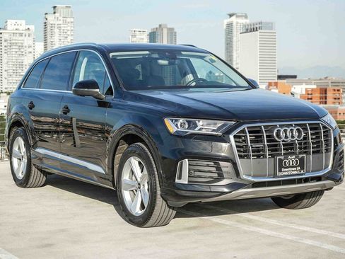 Used 2022 Audi Q7 Premium image 3