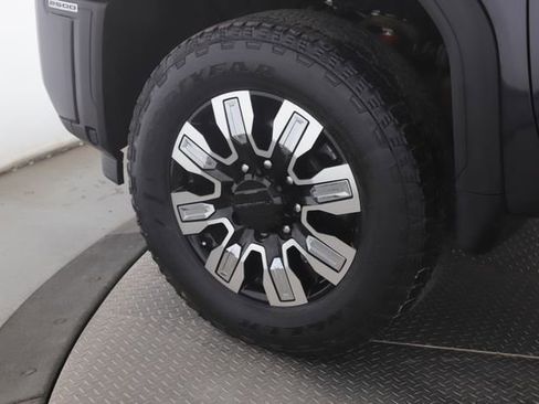 Used 2025 GMC Sierra 2500 Denali w/ Denali Reserve Package AWD/4WD image 13