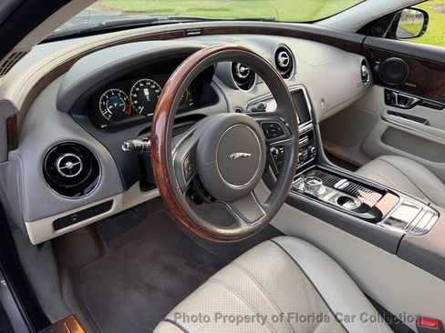 Used 2017 Jaguar XJ R-Sport RWD image 43