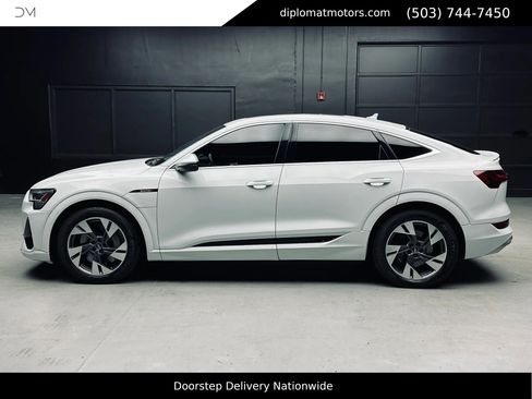 Used 2021 Audi e-tron Premium AWD/4WD image 4