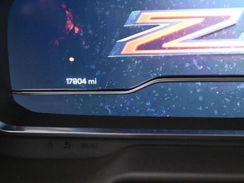 Used 2024 Chevrolet Suburban Z71 w/ Luxury Package AWD/4WD image 13