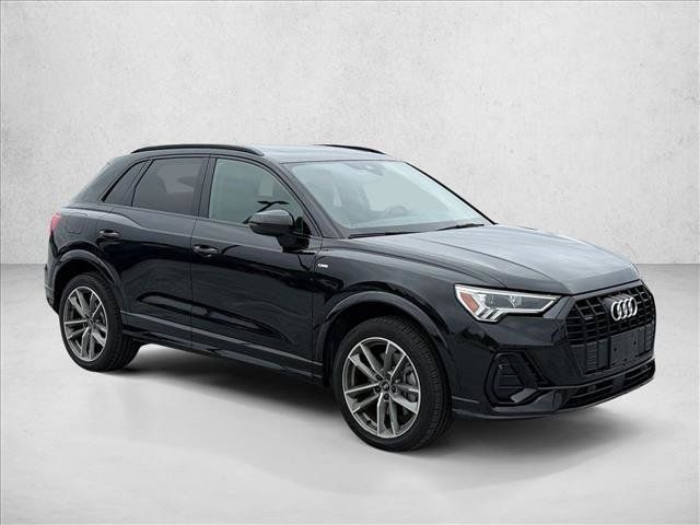 Used 2022 Audi Q3 2.0T Premium Plus AWD/4WD image 3