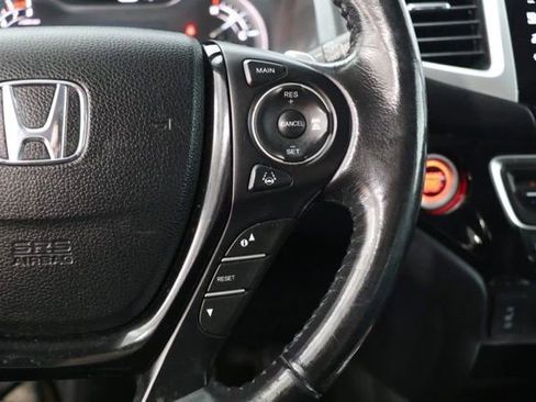 Used 2018 Honda Pilot Touring image 24
