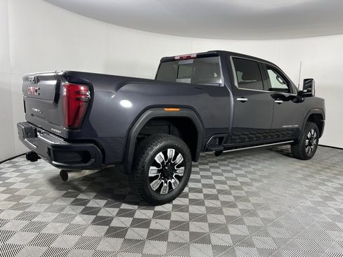 Used 2024 GMC Sierra 3500 Denali w/ Technology Package image 5