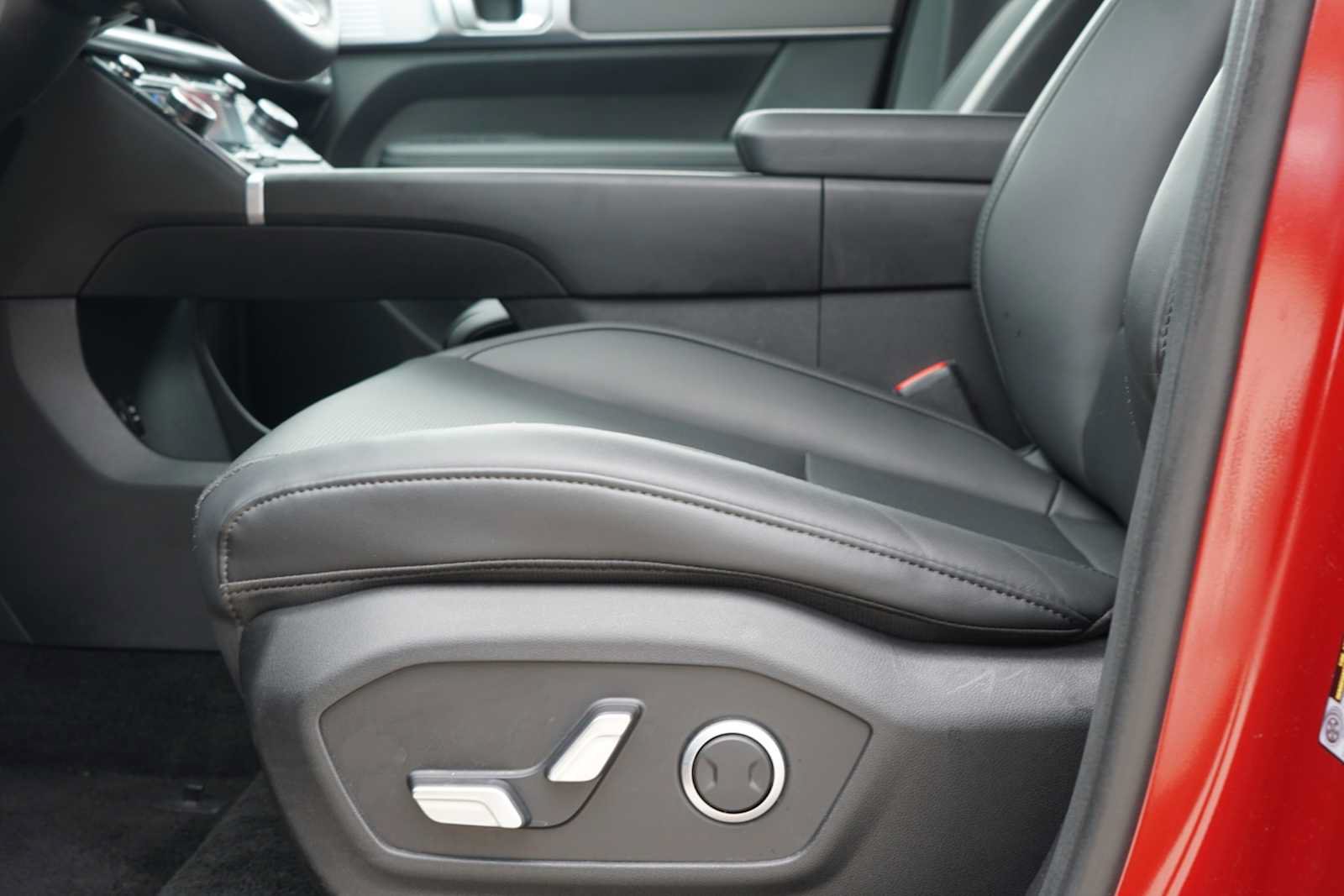 Used 2026 Hyundai Santa Fe SEL FWD image 17
