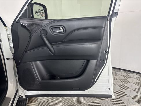 Used 2023 INFINITI QX80 Luxe w/ Cargo Package AWD/4WD image 32