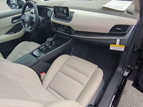 Certified 2026 Nissan Rogue SV w/ SV Premium Package image 31