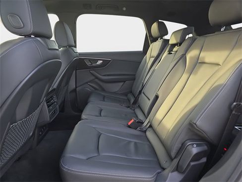 Used 2025 Audi Q7 2.0T Premium image 18