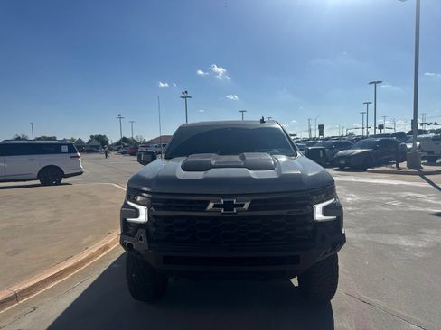 Used 2025 Chevrolet Silverado 1500 ZR2 w/ Technology Package AWD/4WD image 2