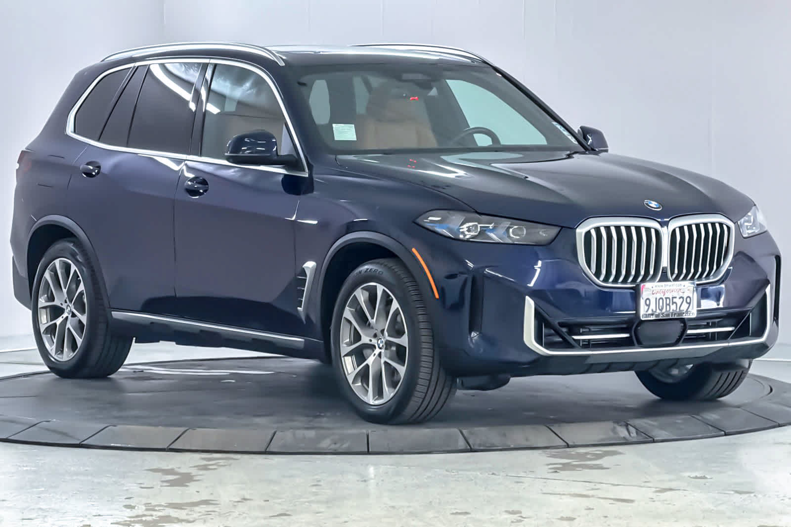 Used 2024 BMW X5 xDrive40i w/ Premium Package AWD/4WD image 9