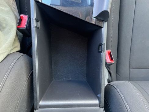 Used 2022 Hyundai Elantra SEL w/ Convenience + Premium Package image 11